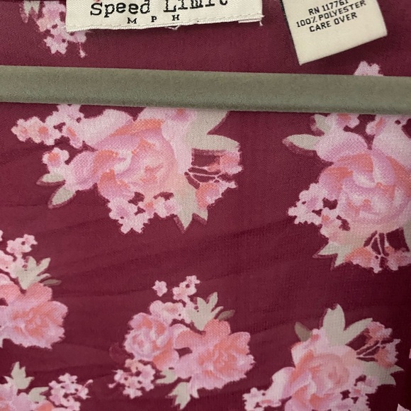 Pink and Red Cardigan with Abstract Pattern and Batwing Sleeves - Picture 3 of 4